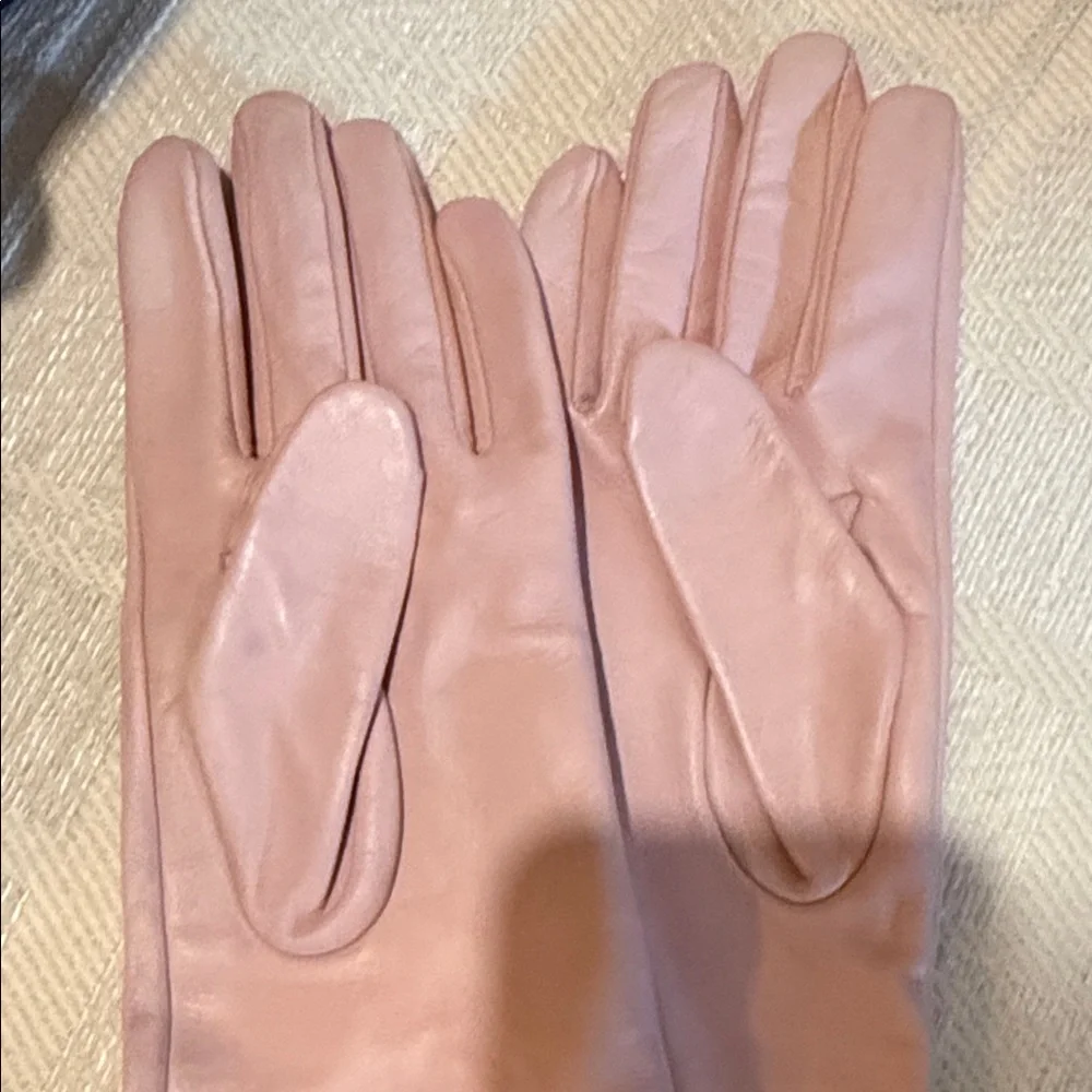 Isotoner Soft Pink Leather Gloves - Picture 3 of 6